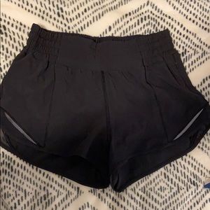 Lululemon Hotty Hot Short 2.5 High Rise